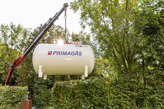 PRIMAGAS Pressemitteilung Tank am Kran